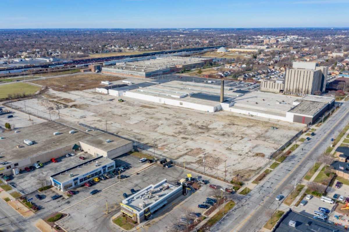 4041 – 4051 N 27th St