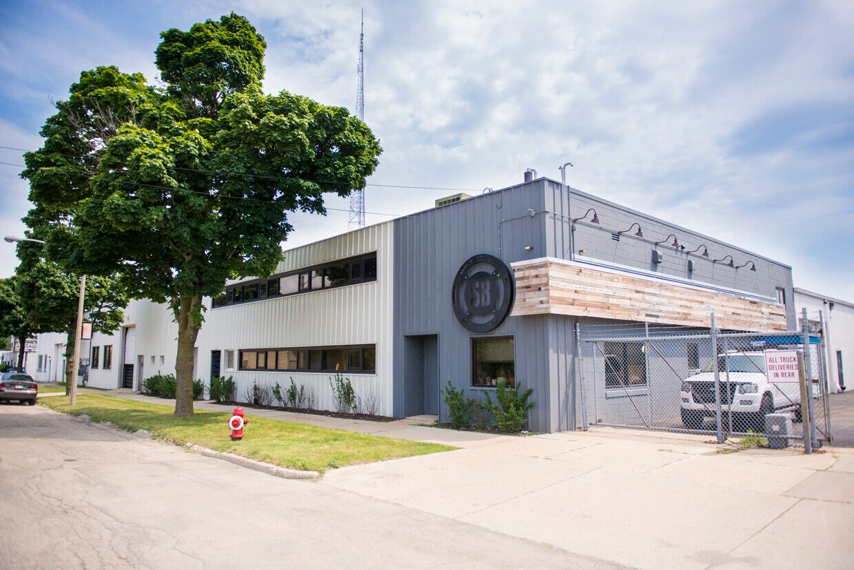 3866-3868 N. Fratney St