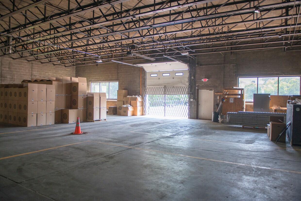 3866-3868 N. Fratney St