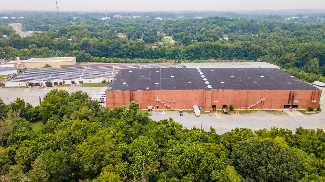 100 United Furniture Dr